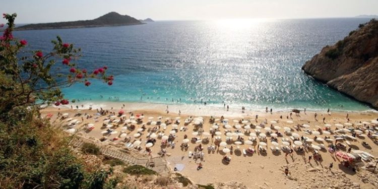 Turizm geliri üçüncü çeyrekte 20 milyar dolara ulaştı