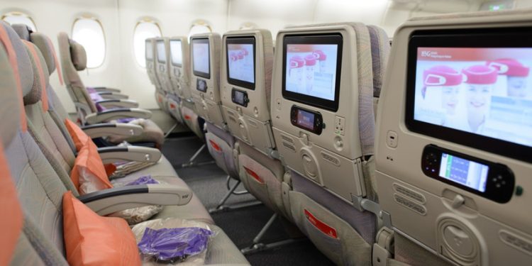 Emirates uçaklarının koltuklarını spor ayakkabısına dönüşecek