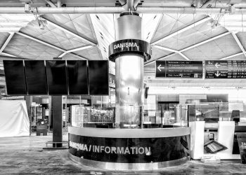 Atatürk Havalimanı’nın terk edilmiş halinin fotoğrafları sergisi