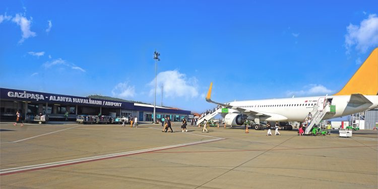 Gazipaşa-Alanya Havalimanı’nda görev değişimi