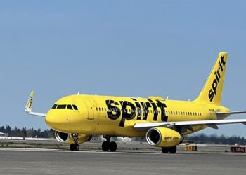 Sprit Air çocuğu yanlış uçağa bindiren kapı görevlisini kovdu