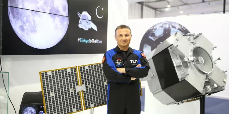 İlk Türk uzay yolcusu