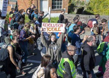 Çevreci aktivistlerin hedefi Belçika havalimanları