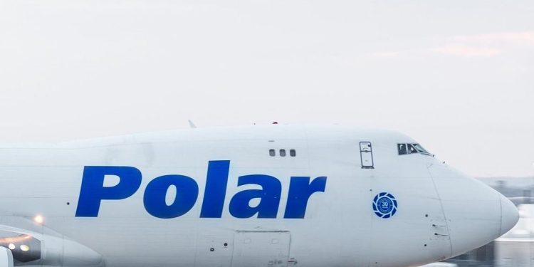 Rus yolcu uçağı donmuş nehre indi