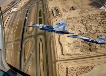 Putin gökyüzünde füze donanımlı jetlerle dolaşıyor