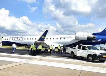 Kalkış sırasında lastiği patladı