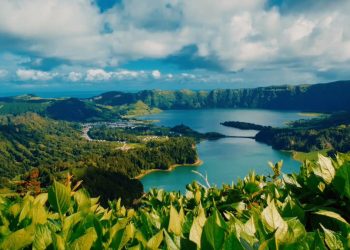 Bu ada sakinlerine uçakla seyahatte devletten destek