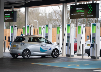 Gatwick Havalimanı elektrikli araç istasyonu açtı