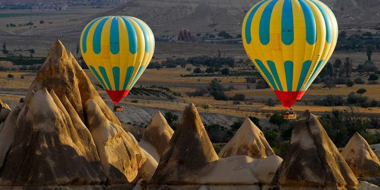 615 bin turist Kapadokya’yı balonla havadan izledi