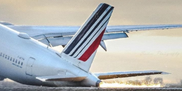 Air France uçağı inişte kuyruğunu pistte sürttü