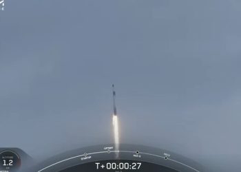 Türk astronot Gezeravcı’nın da içinde bulunduğu SpaceX Falcon 9 roketi fırlatıldı