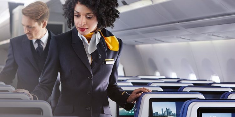 Lufthansa hosteslerine ‘ustalık diploması’ şartı getirildi