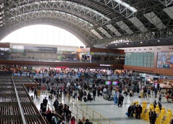 Türkiye’de 214 milyon yolcu uçakla seyahat etti