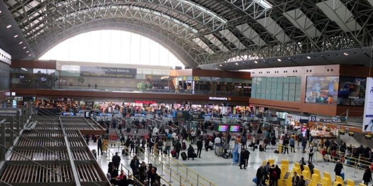 Türkiye’de 214 milyon yolcu uçakla seyahat etti