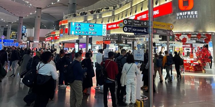 Uçak yolcusunun 3’te ikisi İstanbul’dan uçuyor