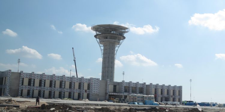 “Çukurova Havalimanı’nın 13 yıldır bitirilememesi utançtır”