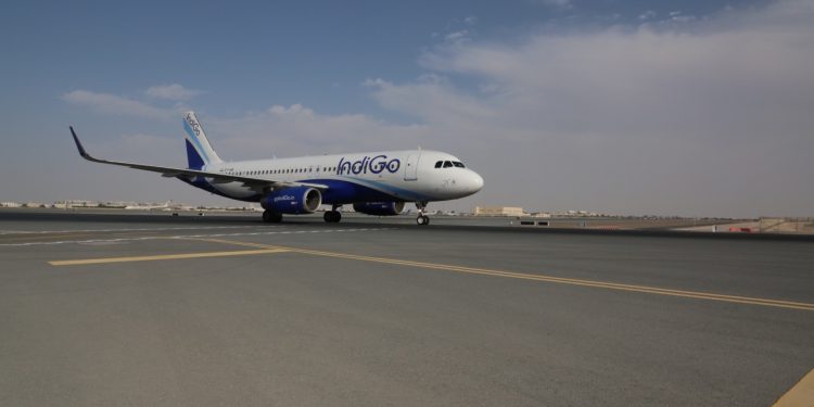 Üzerlerine lazer tutulan pilotlar geçici körlük yaşadı