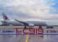 Çin’in yerli uçağı C919 Singapur Airshow’da uçtu!