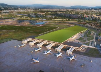 Floransa Havalimanı çatısında şaraplık üzüm üretilecek