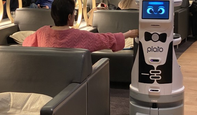 Havalimanı hizmetçi robotu test edilmeye başlandı