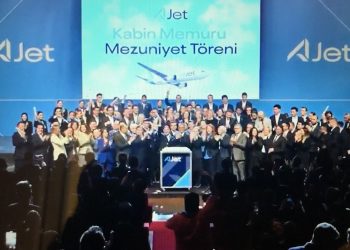Diplomalarını alan Ajet’in kabin ekipleri uçuşa hazır