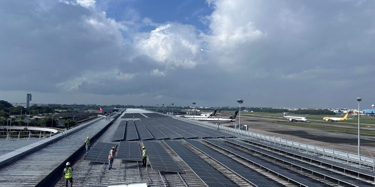 Singapur Changi Havalimanı kendi elektriğini üretecek