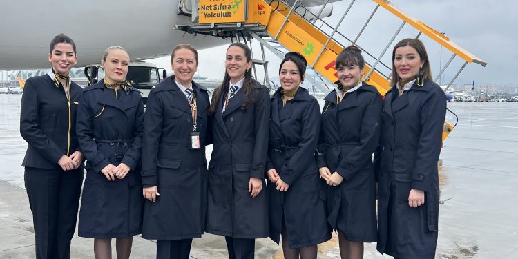 Pegasus’tan ‘Dünya Kadınlar Günü’ özel uçuşu
