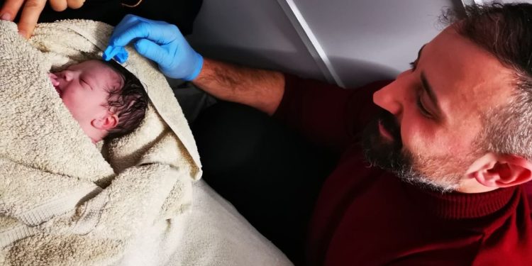 Wizz Air uçağının yolcu sayısı havadayken 1 kişi arttı