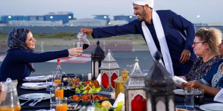 Dubai Havalimanları Yönetimi apronda iftar verdi