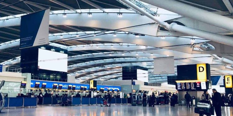 Heathrow’daki pasaport kontrol personeli greve gidiyor
