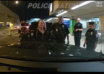 Hostese saldıran yolcu havalimanı hapishanesine kondu