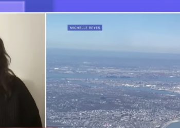 Havalimanı üzerinde UFO görüntülendi