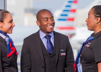 American Airlines zam yapmadığı hosteslerine ‘düşük gelir’ yazısı veriyor
