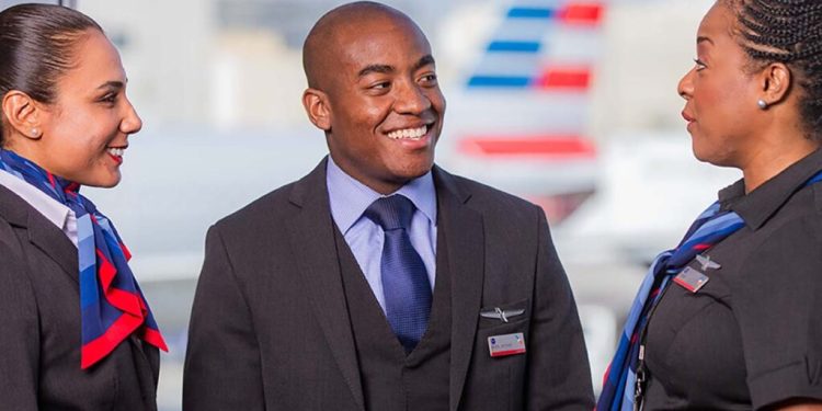 American Airlines zam yapmadığı hosteslerine ‘düşük gelir’ yazısı veriyor