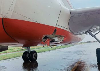 Air India uçağı römorkörle çarpıştı