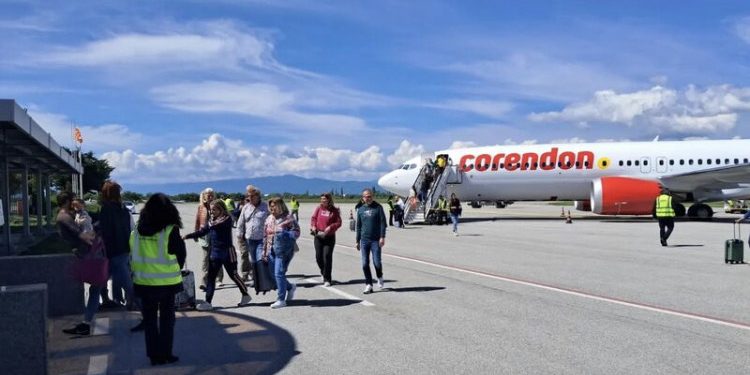 Ohrid Havalimanı sezona Hollandalı turist kafilesiyle merhaba dedi