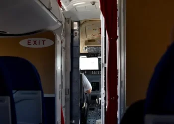 Uçakların kokpit kapısı önüne güvenlik bariyeri geliyor