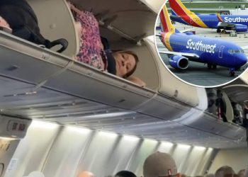 Uçakta baş üstü dolabında hayrete düşüren görüntü