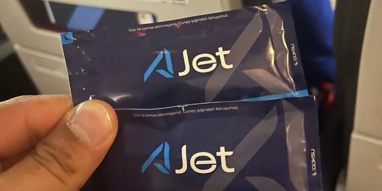 Ajet uçağında şimdi de ‘kolonyalı mendil polemiği’