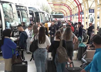 Tatile çıkan 53 milyon kişi akraba ve arkadaş evinde konakladı…