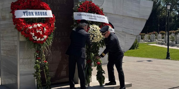 Hava Şehitleri törenle anıldı