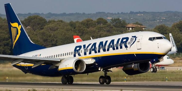 Ryanair bilet fiyatlarını düşürdü