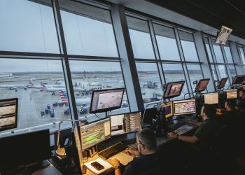 Hava trafik kontrolörleri özlük haklarını istiyor