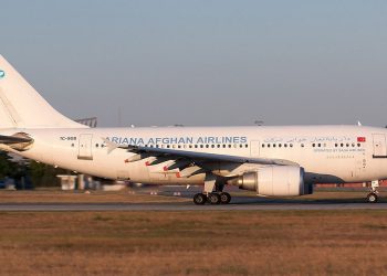 Kuyruğu piste sürten Afgan uçağı acil iniş yaptı