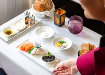 Qatar Airways business class’ta havyar ikram edecek