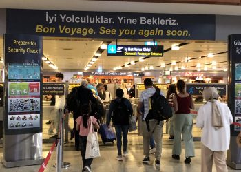 Havalimanlarından 8 ayda 155 milyon yolcu geçti