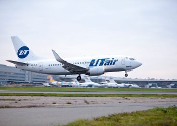 Rus uçağı az daha inşaat halindeki piste iniyordu