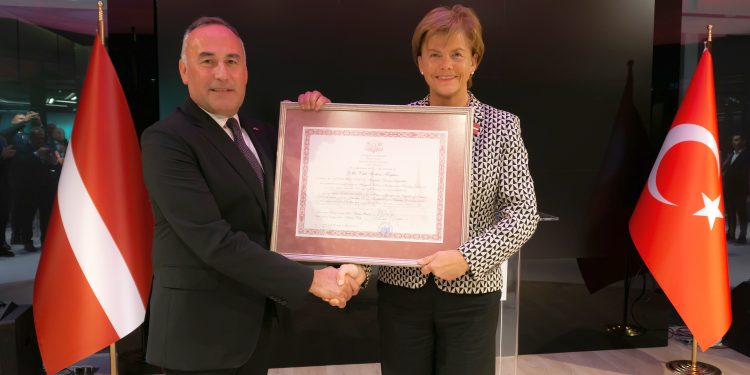 TAV CEO’su Kaptan Letonya Fahri Konsolosu oldu
