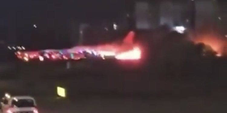 Antalya Havalimanı’nda uçakta yangın