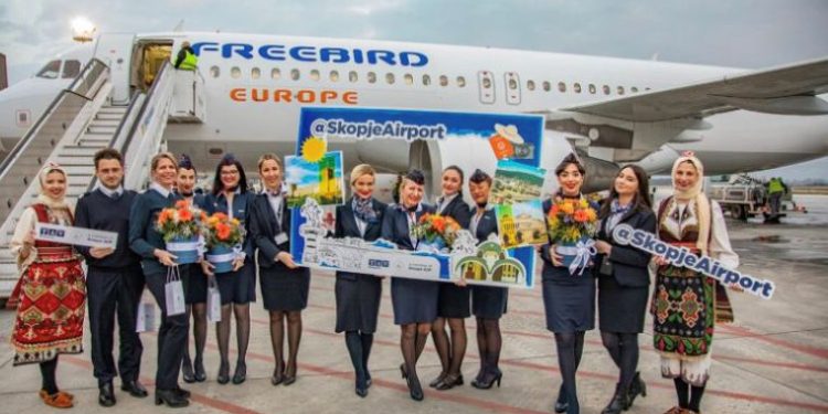 Freebird Airlines Almanya ile Üsküp arasında hava köprüsü kurdu
